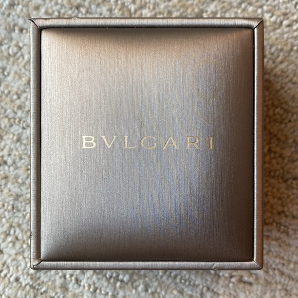 Bvlgari Bulgari 18K Rose Gold Bracelet with Mother of Pearl and Onyx elements - Picture 6 of 8